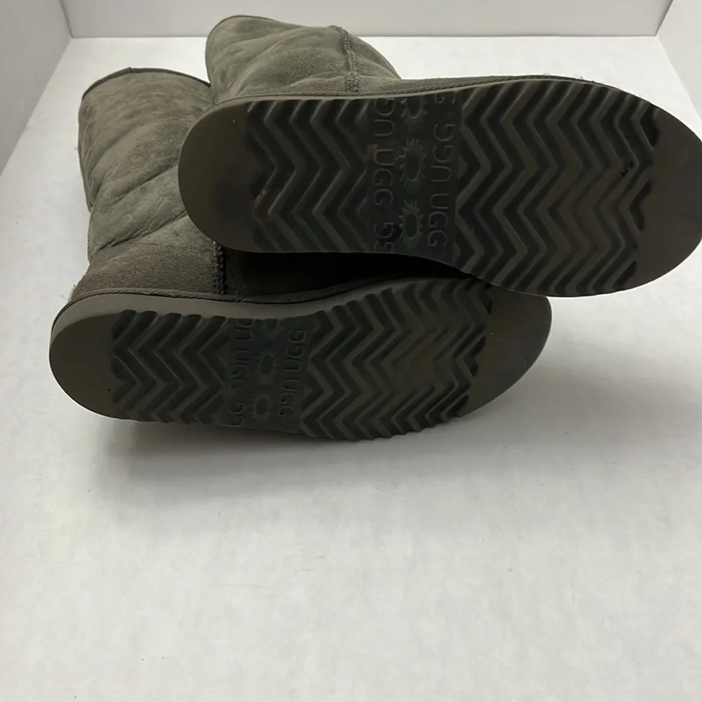 UGG By Australia size 9